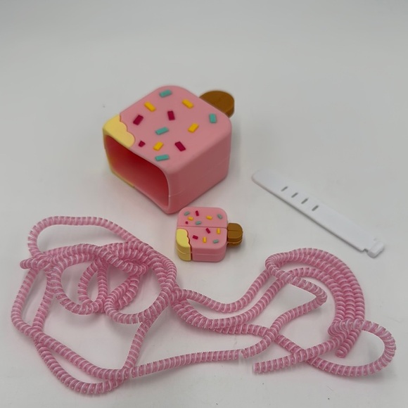 NWOT Ice Cream Design Charger Cover & Spiral Data Cable Protector Set - Picture 1 of 9